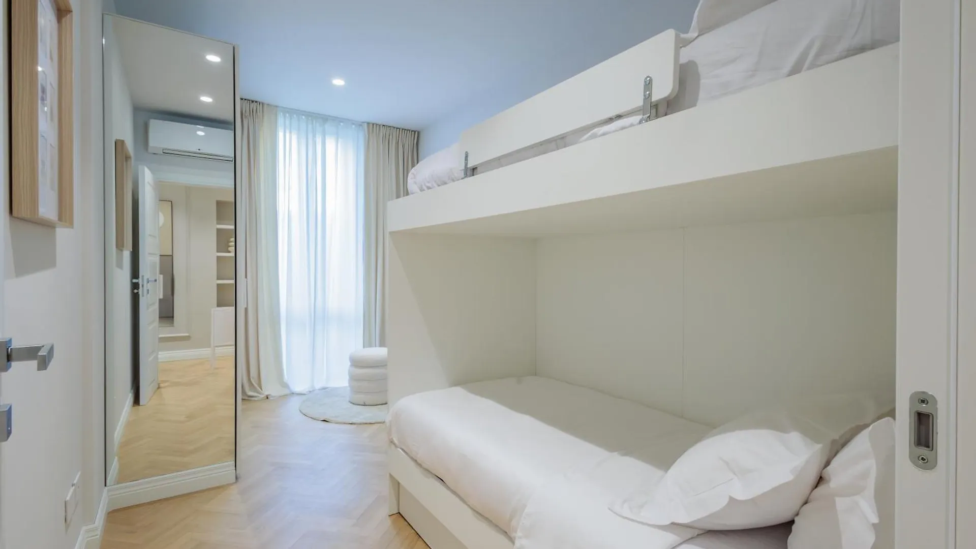Apartament Living Buonarroti Mediolan